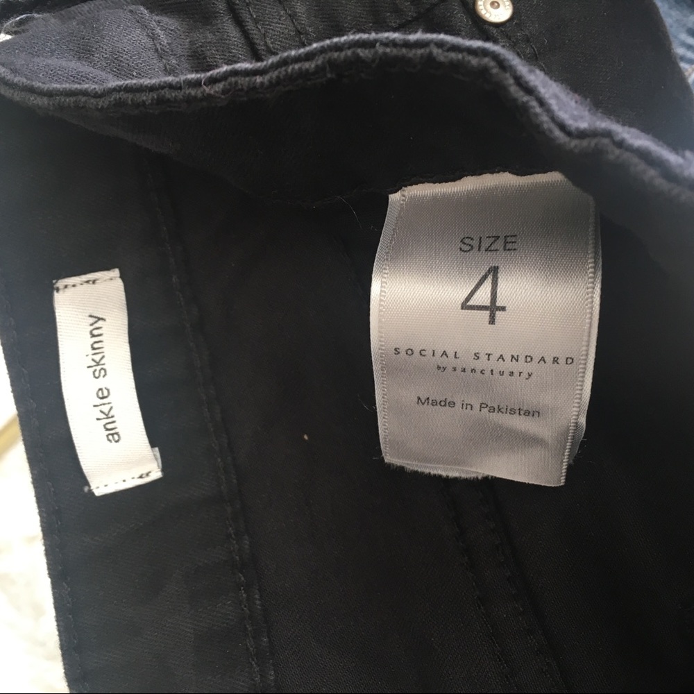 Social Standard by Sanctuary Skinny Ankle Jean Camo 4 - Picture 9 of 9